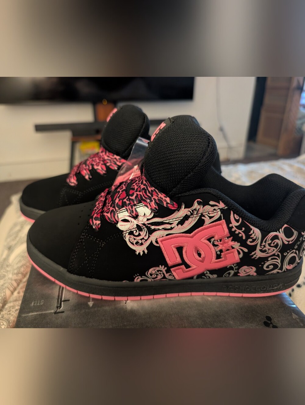 DC Black Sneakers with Pink Leopard Laces PIXIE 8.5w - Picture 4 of 9